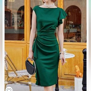 New! Emerald Green AISIZE Dress Medium NWT